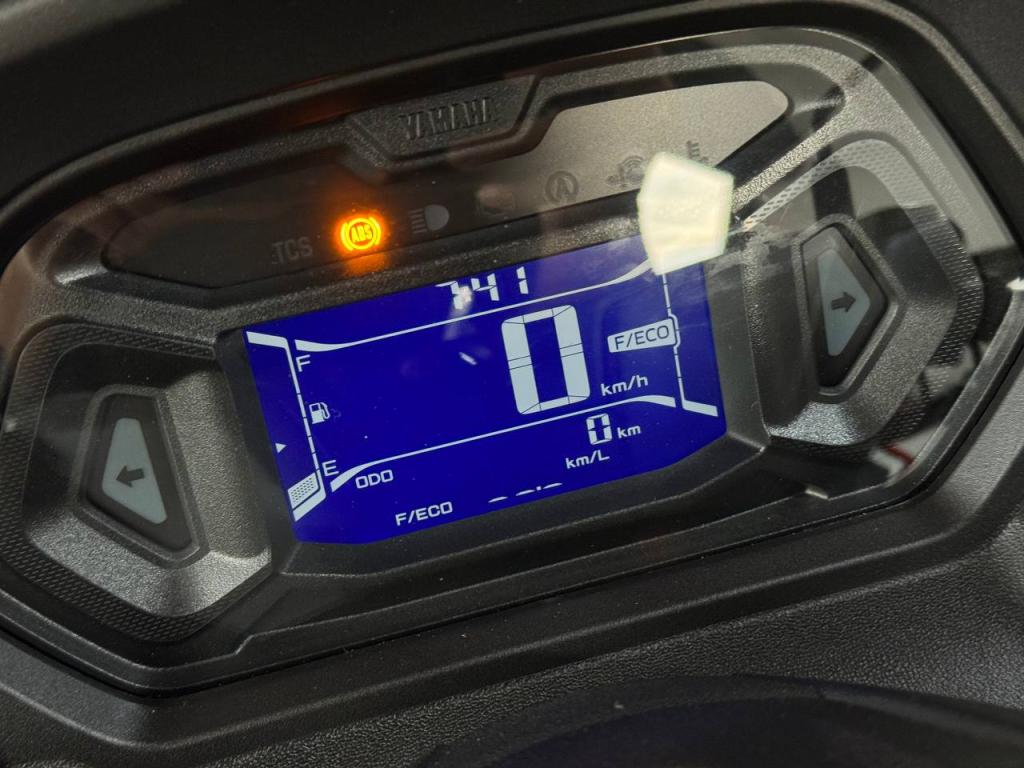 YAMAHA NMax 160 - Foto