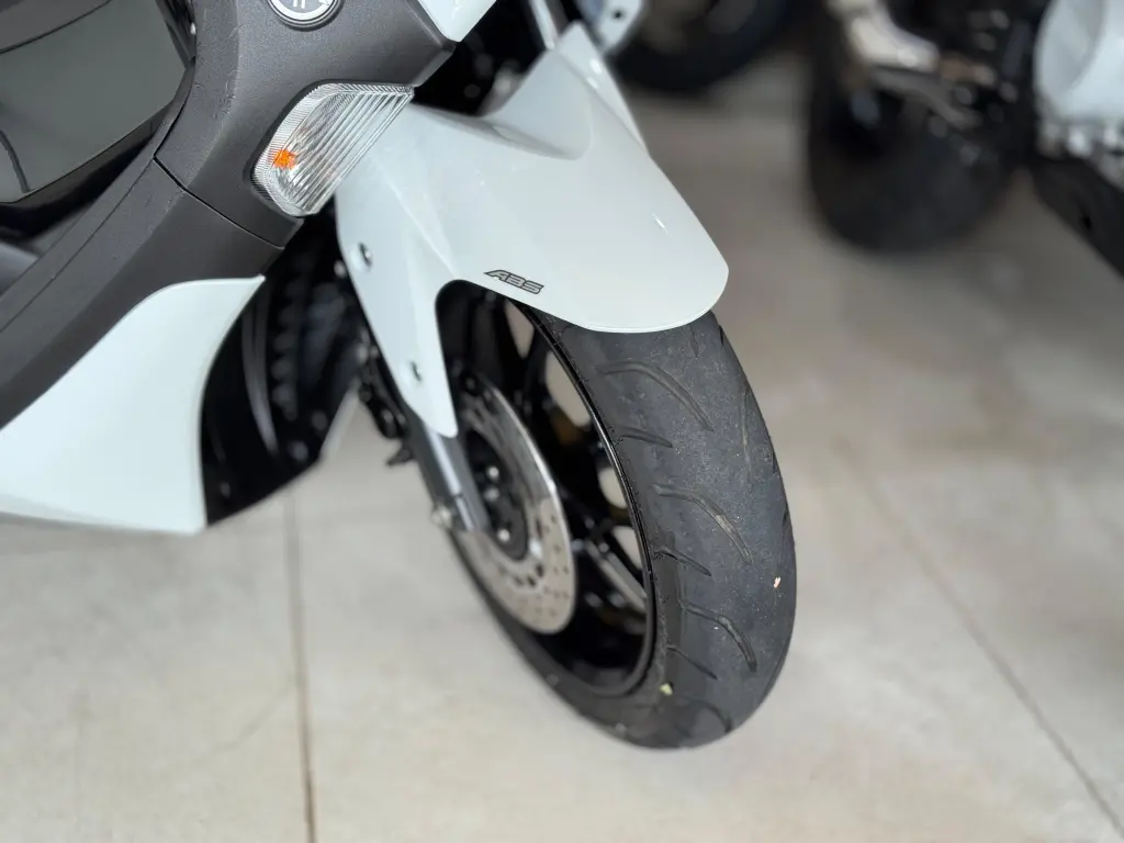 YAMAHA NMax 160 - Foto