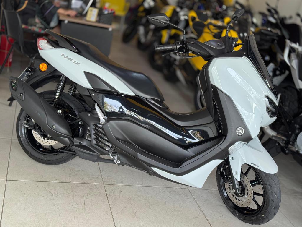 YAMAHA NMax 160 - Foto