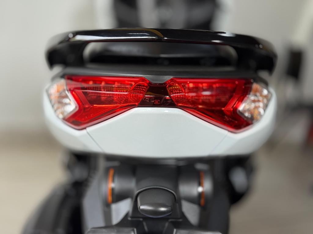 YAMAHA NMax 160 - Foto