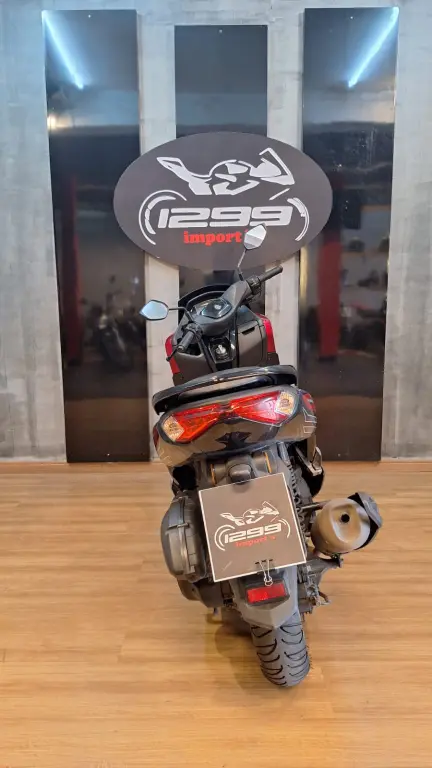 YAMAHA NMax 160 - Foto