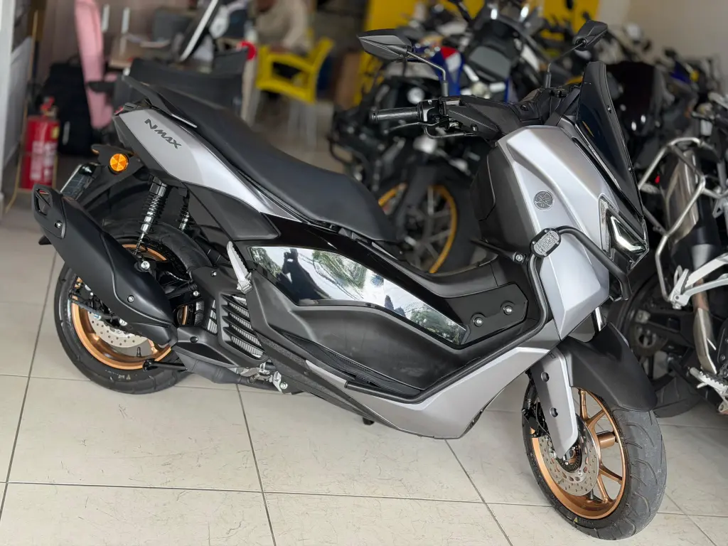 YAMAHA NMax 160 - Foto