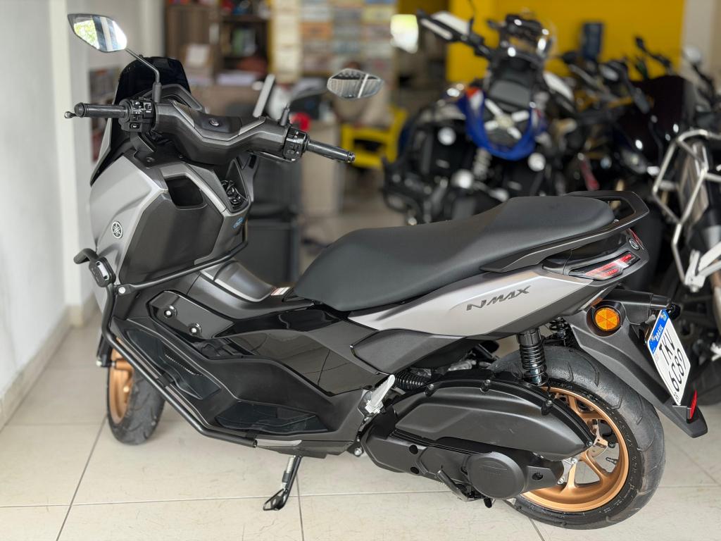 YAMAHA NMax 160 - Foto