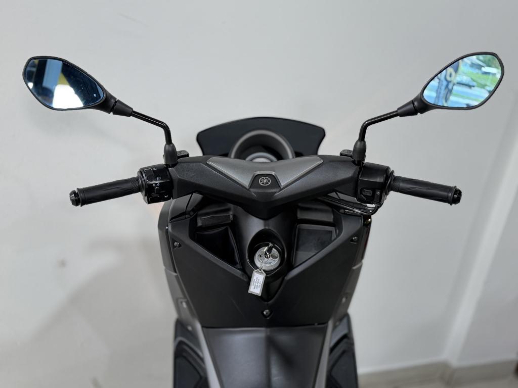 YAMAHA NMax 160 - Foto