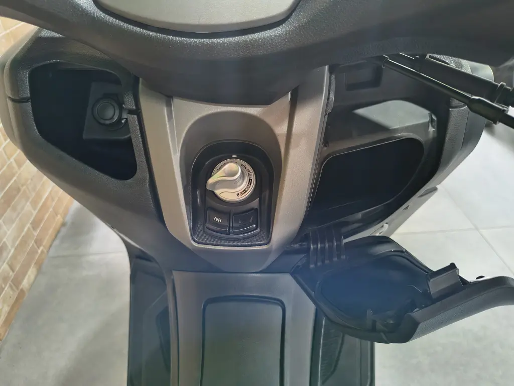 YAMAHA NMax 160 - Foto