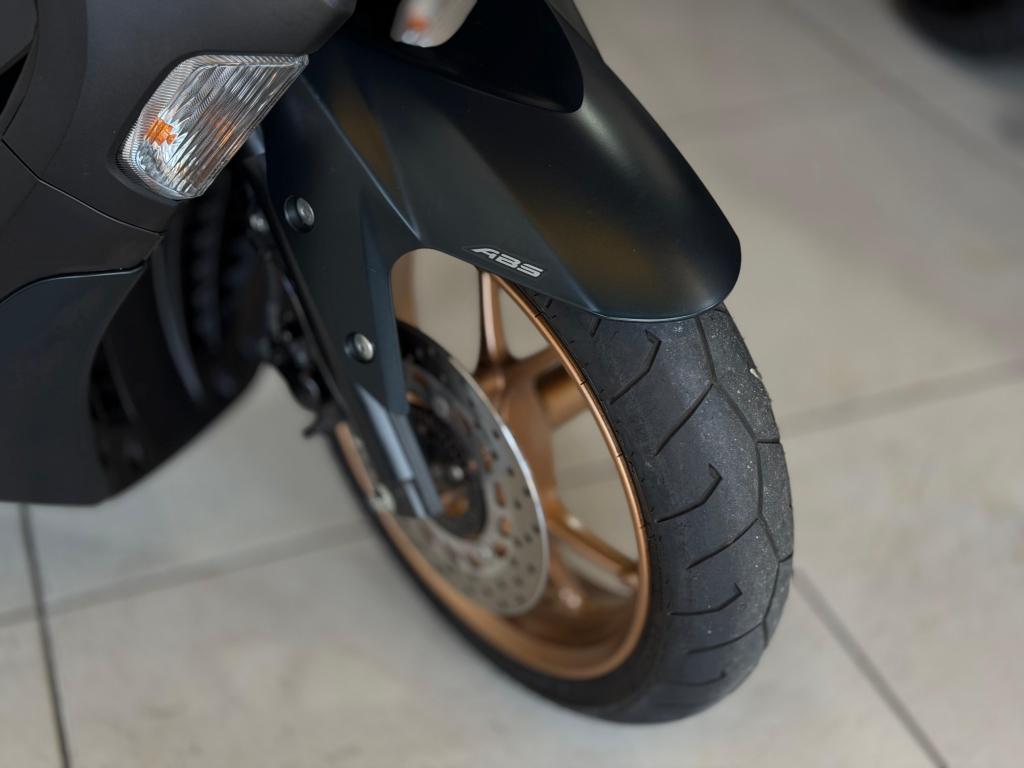 YAMAHA NMax 160 - Foto