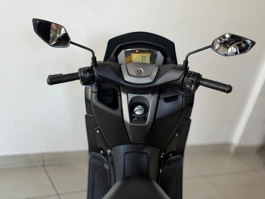 YAMAHA NMax 160 - Foto
