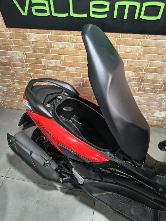 YAMAHA NMax 160 - Foto