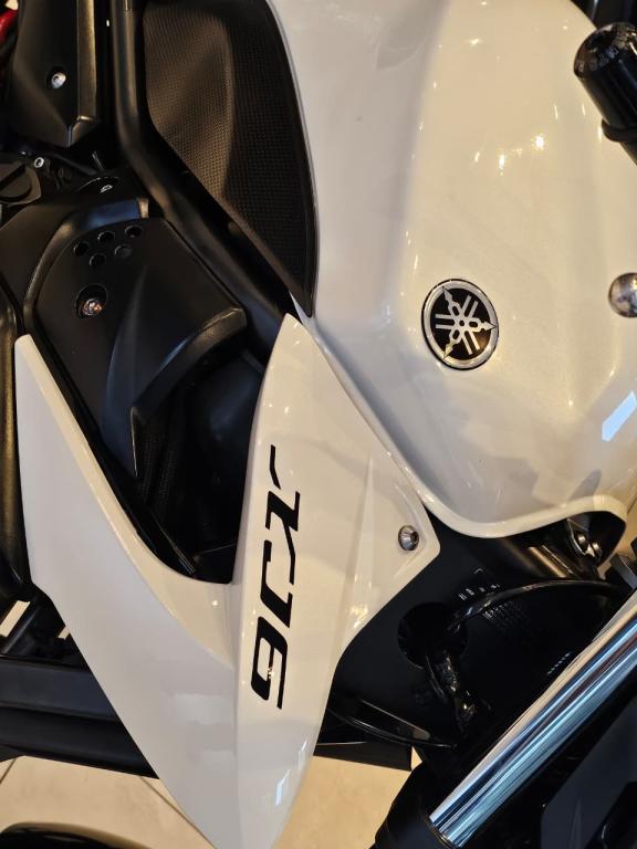 YAMAHA XJ6 600 - Foto