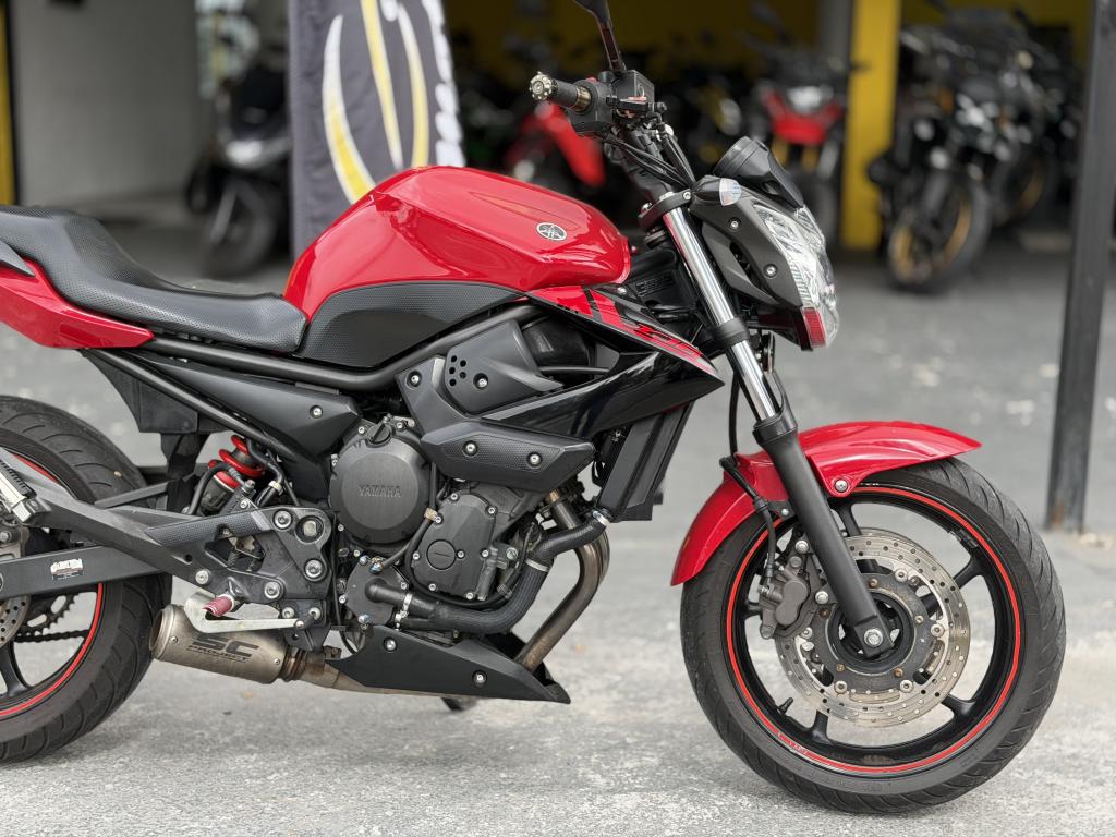 YAMAHA XJ6 600 - Foto