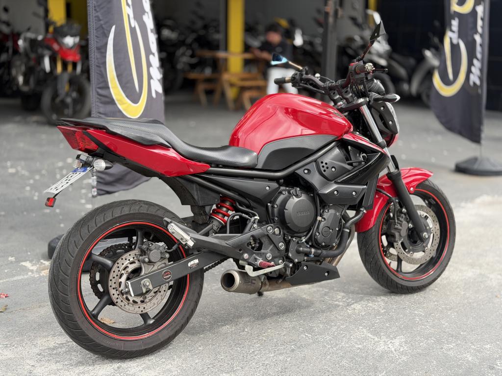 YAMAHA XJ6 600 - Foto