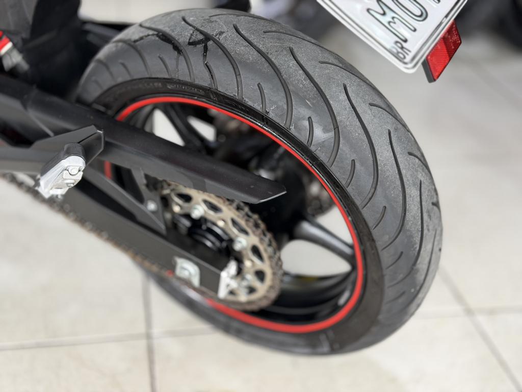 YAMAHA XJ6 600 - Foto