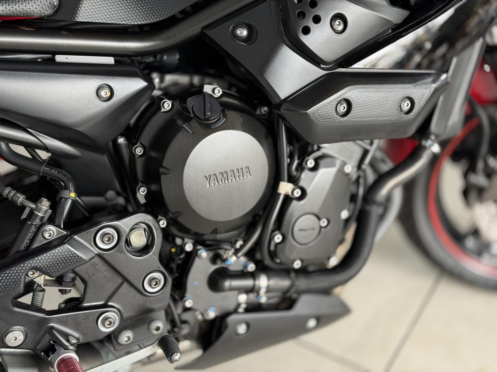 YAMAHA XJ6 600 - Foto