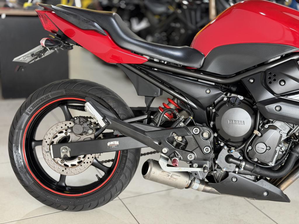 YAMAHA XJ6 600 - Foto