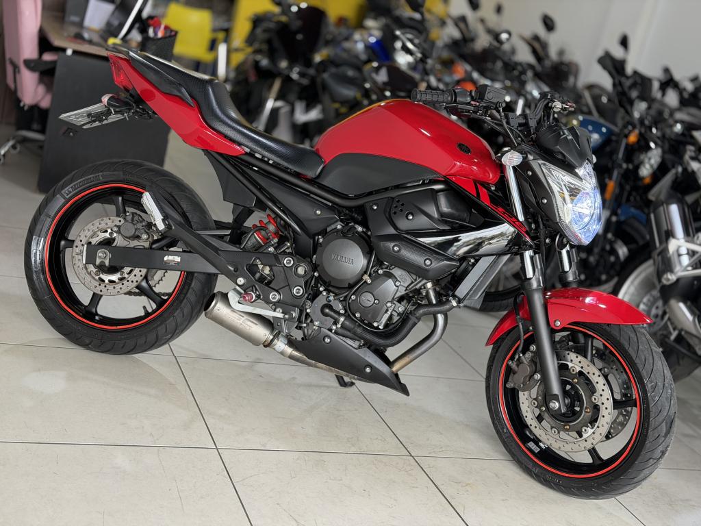YAMAHA XJ6 600 - Foto