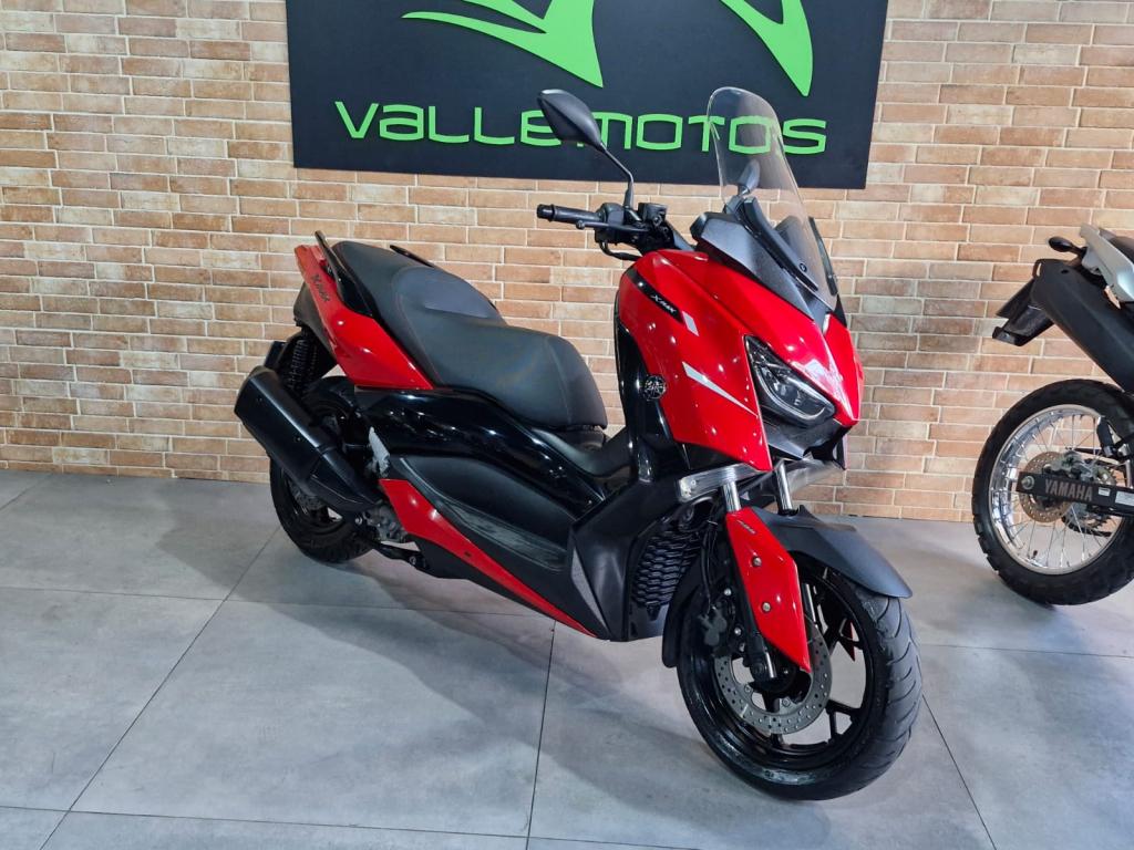 YAMAHA XMax 250 - Foto