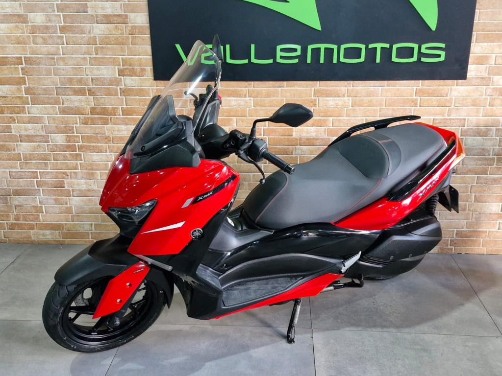 YAMAHA XMax 250 - Foto