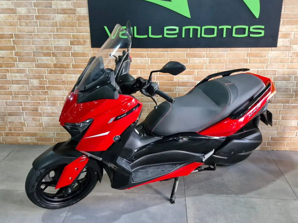 YAMAHA XMax 250 - Foto
