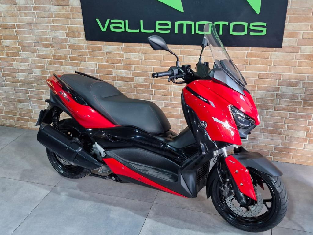 YAMAHA XMax 250 - Foto