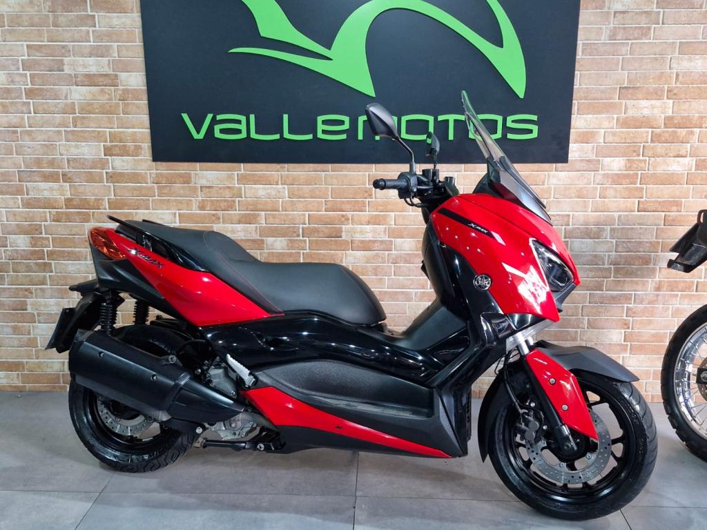 YAMAHA XMax 250 - Foto