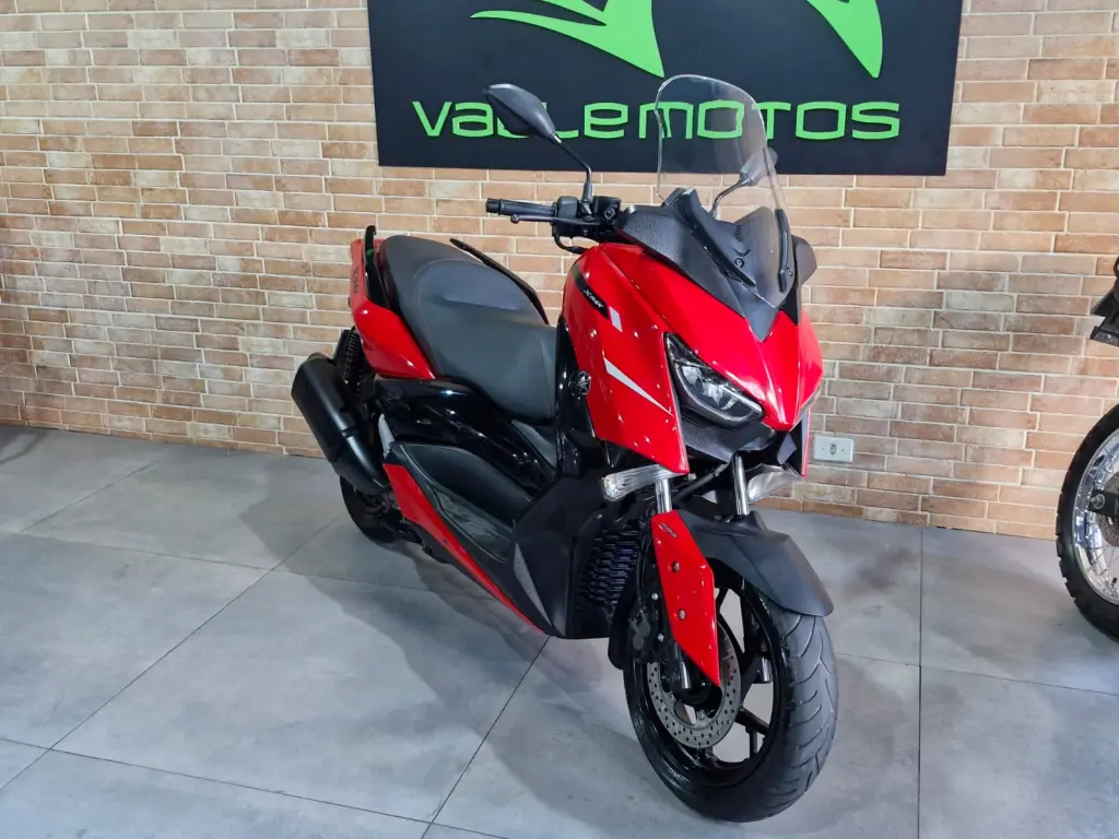 YAMAHA XMax 250 - Foto