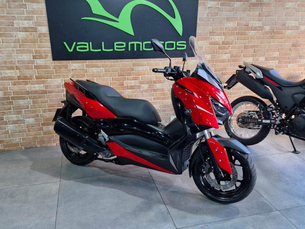 YAMAHA XMax 250 - Foto