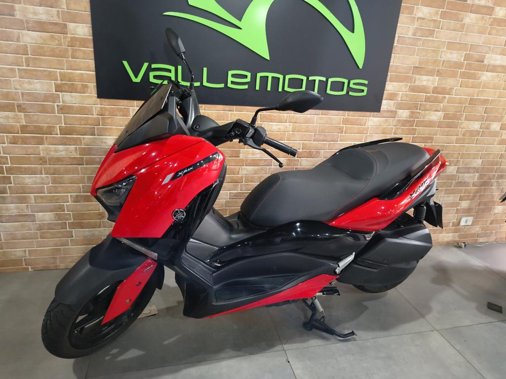 YAMAHA Xmax 250 - Foto