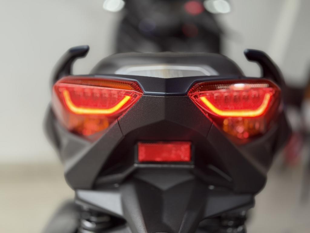 YAMAHA Xmax 250 - Foto