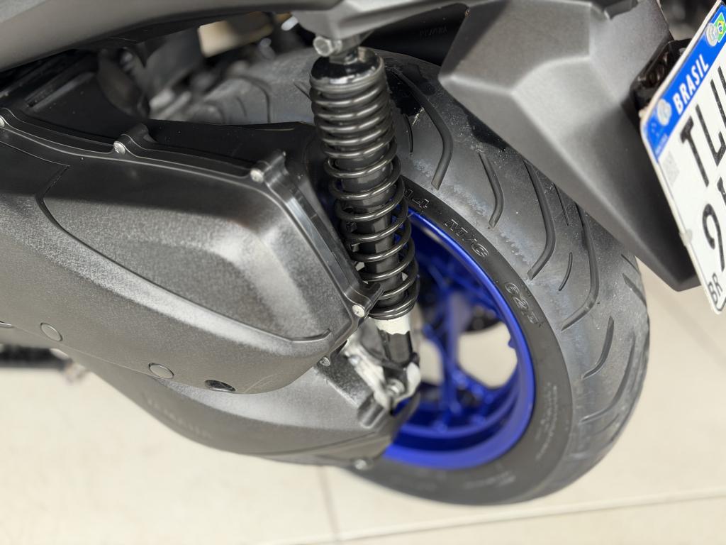 YAMAHA Xmax 250 - Foto