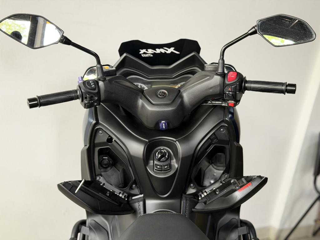 YAMAHA Xmax 250 - Foto