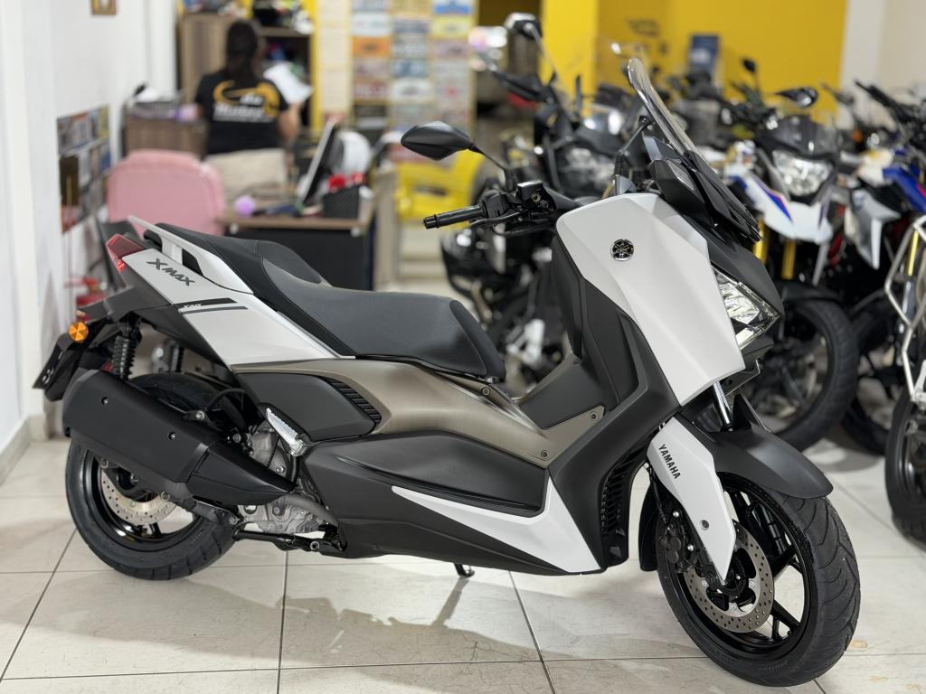 YAMAHA XMax 250 - Foto