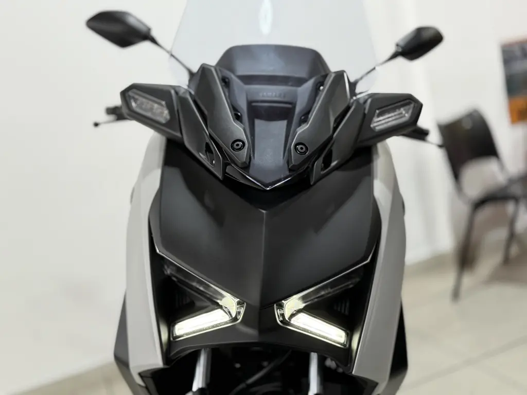 YAMAHA Xmax 250 - Foto