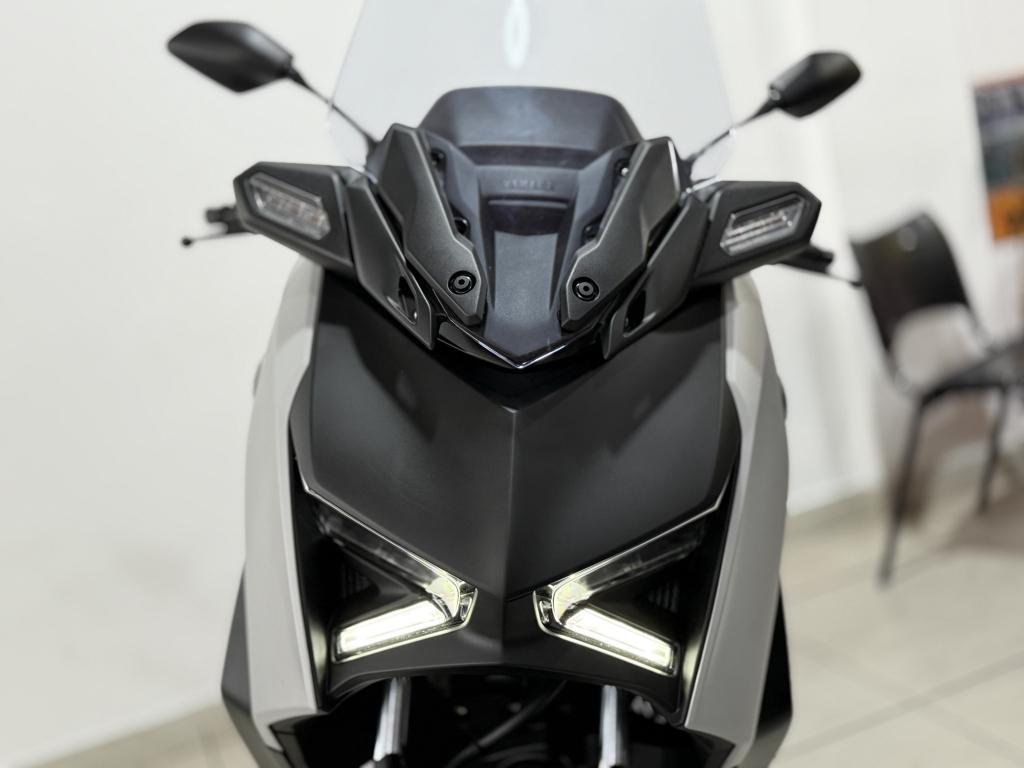 YAMAHA XMax 250 - Foto