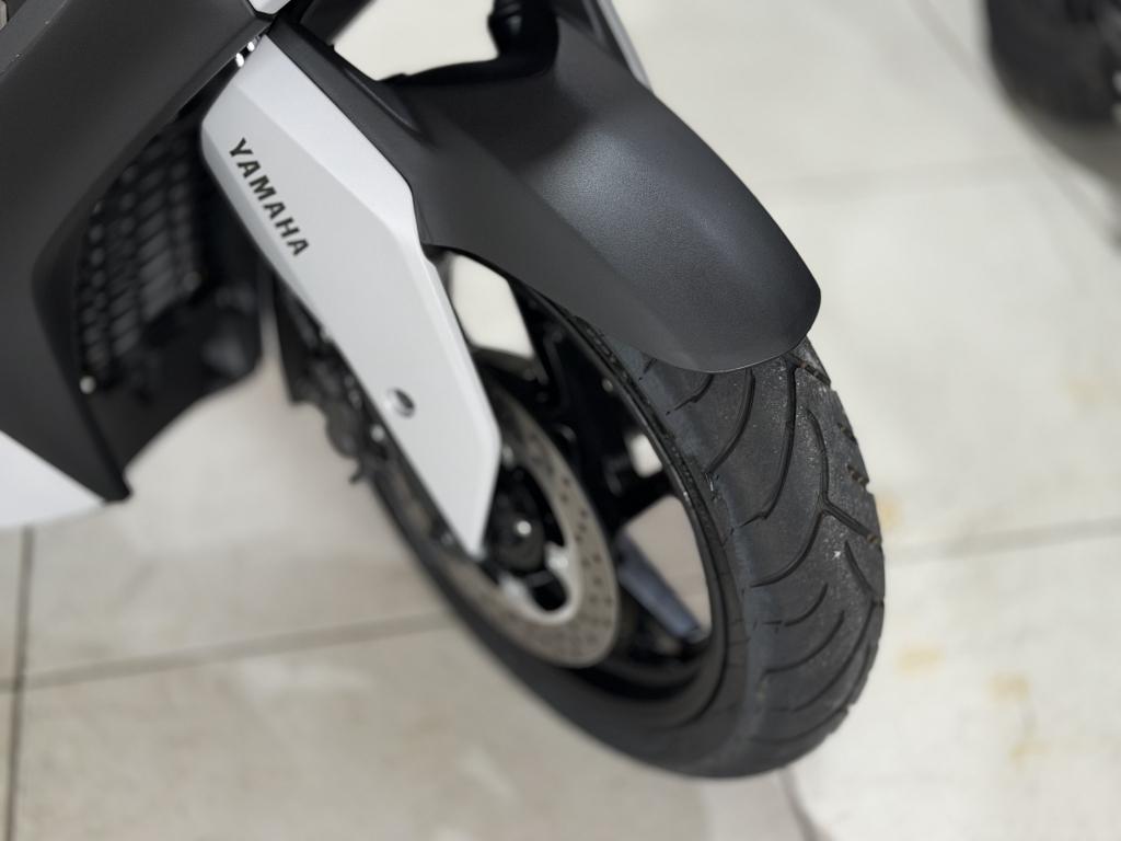 YAMAHA XMax 250 - Foto