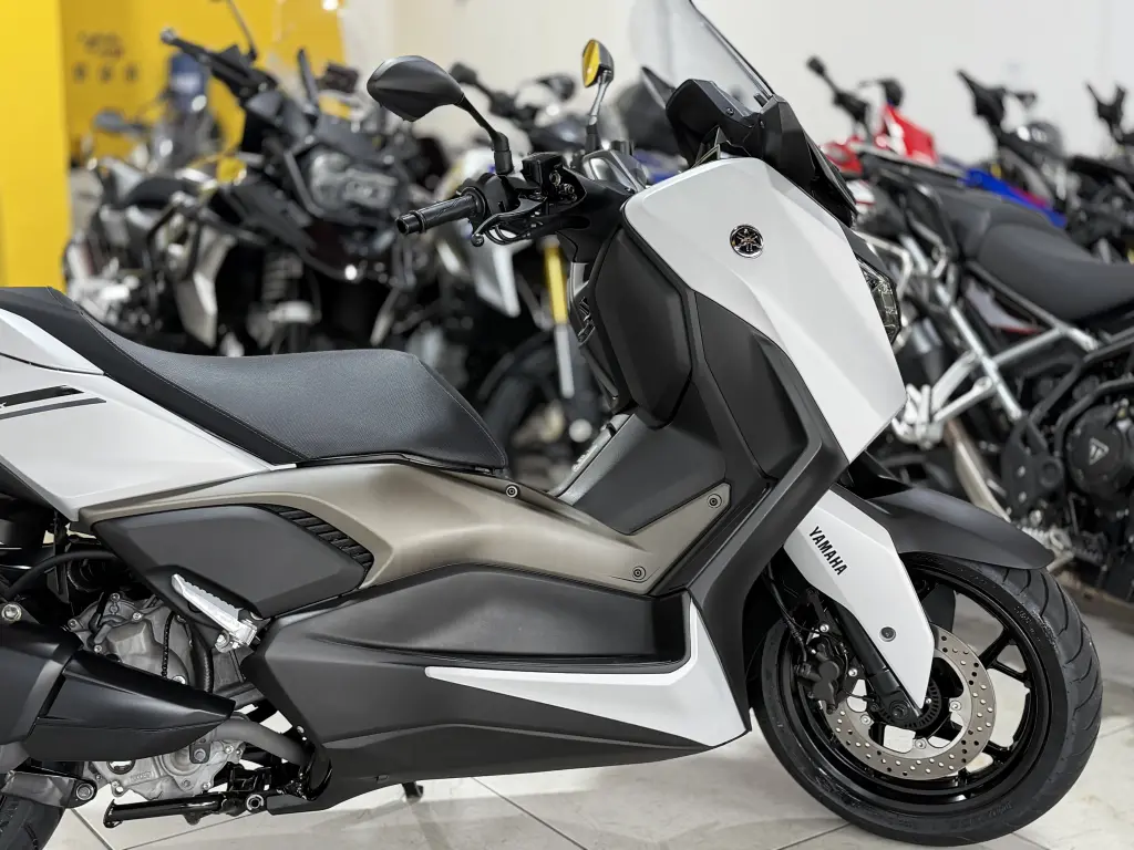 YAMAHA XMax 250 - Foto