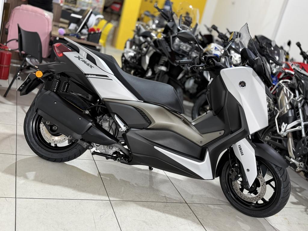 YAMAHA XMax 250 - Foto