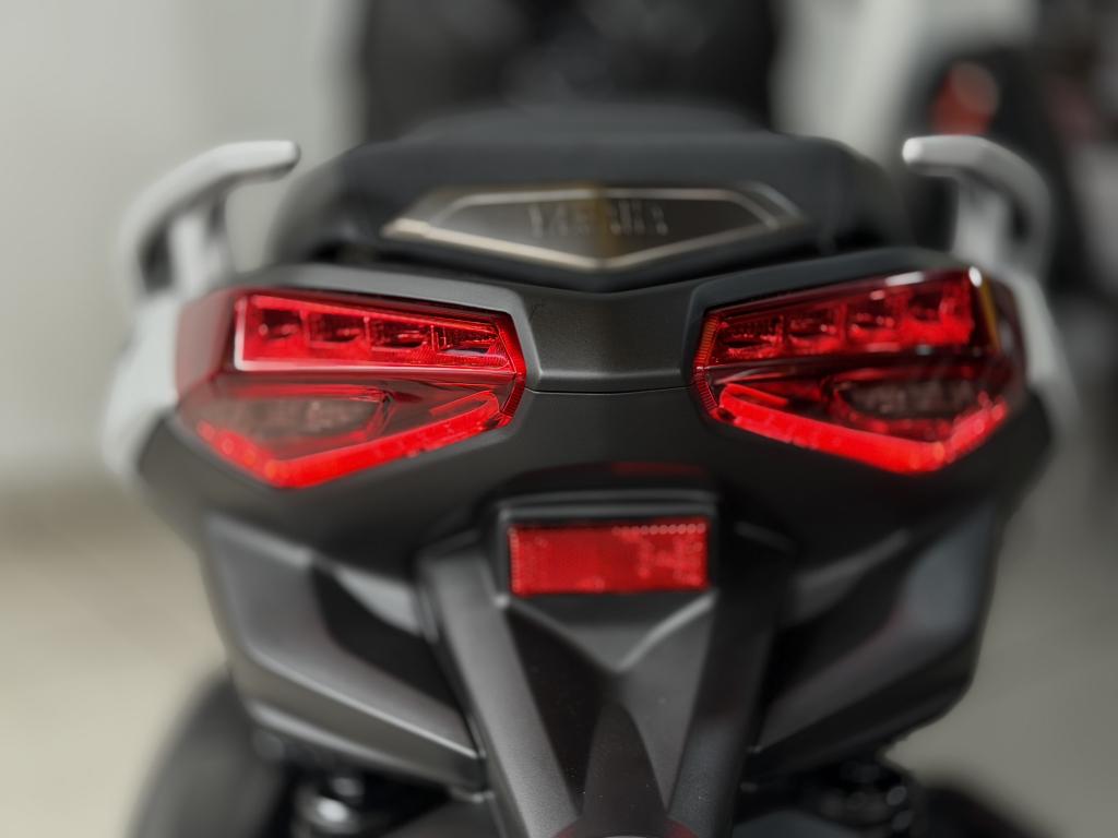 YAMAHA XMax 250 - Foto