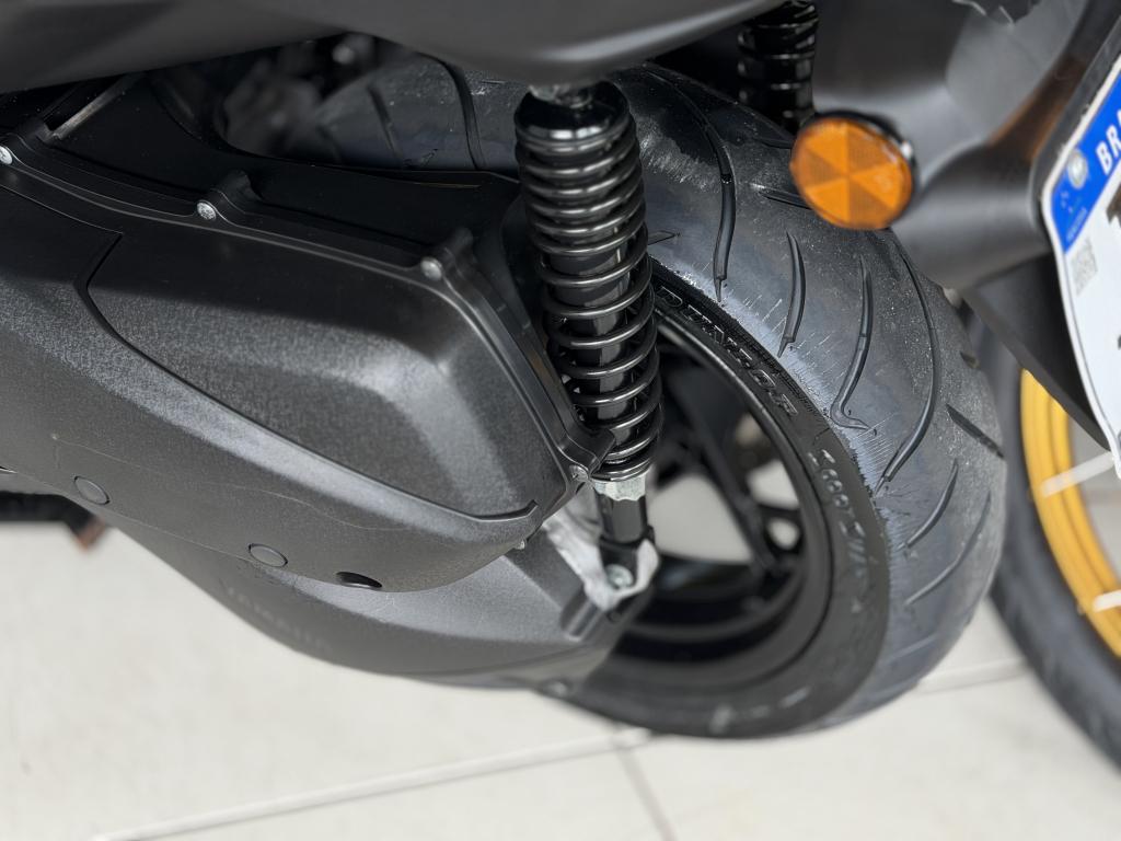 YAMAHA XMax 250 - Foto