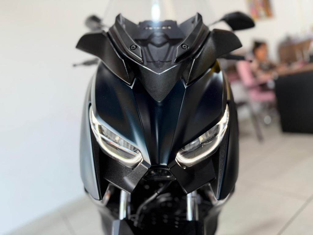 YAMAHA XMax 250 - Foto