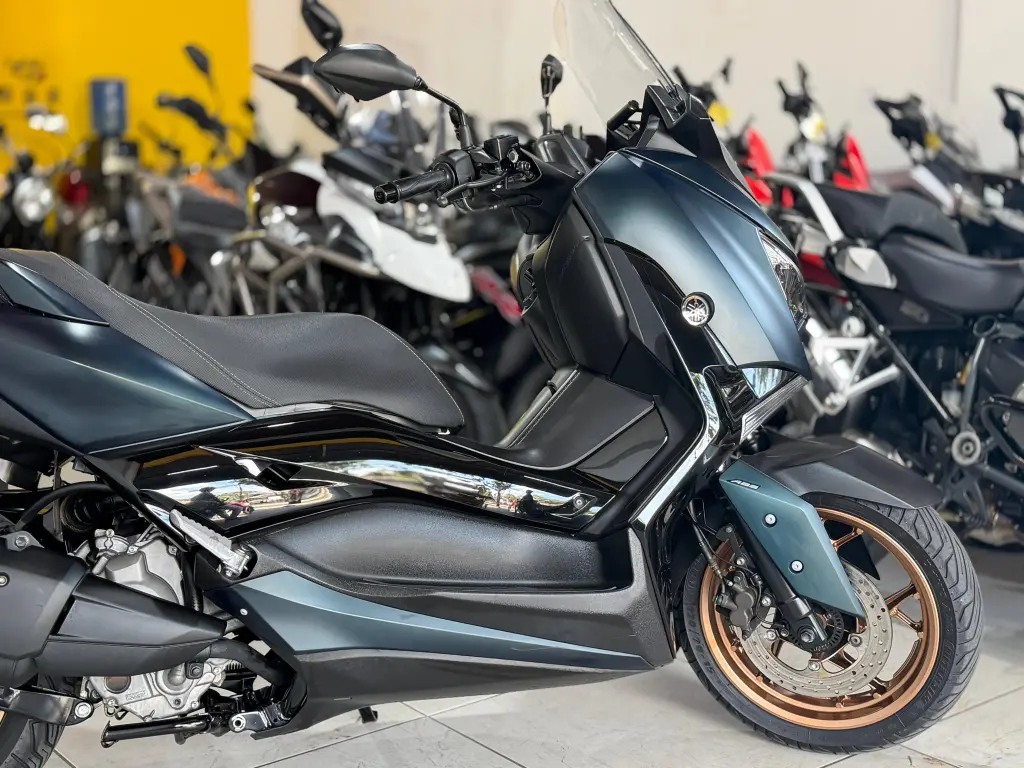 YAMAHA XMax 250 - Foto