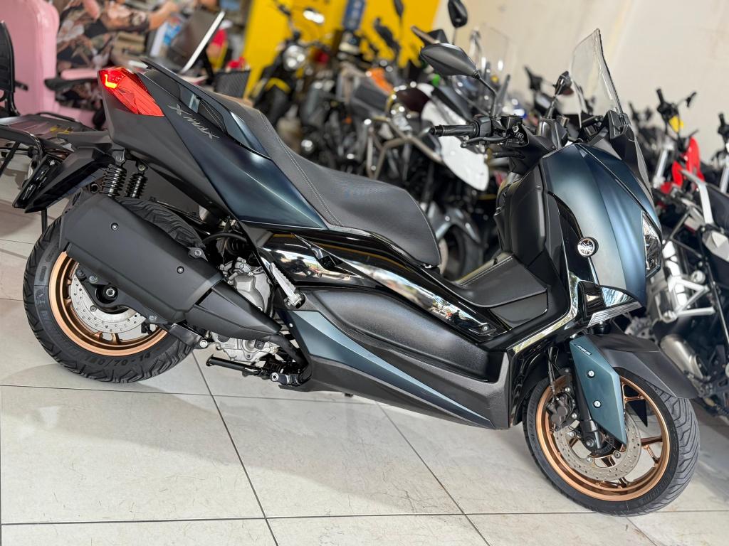 YAMAHA XMax 250 - Foto