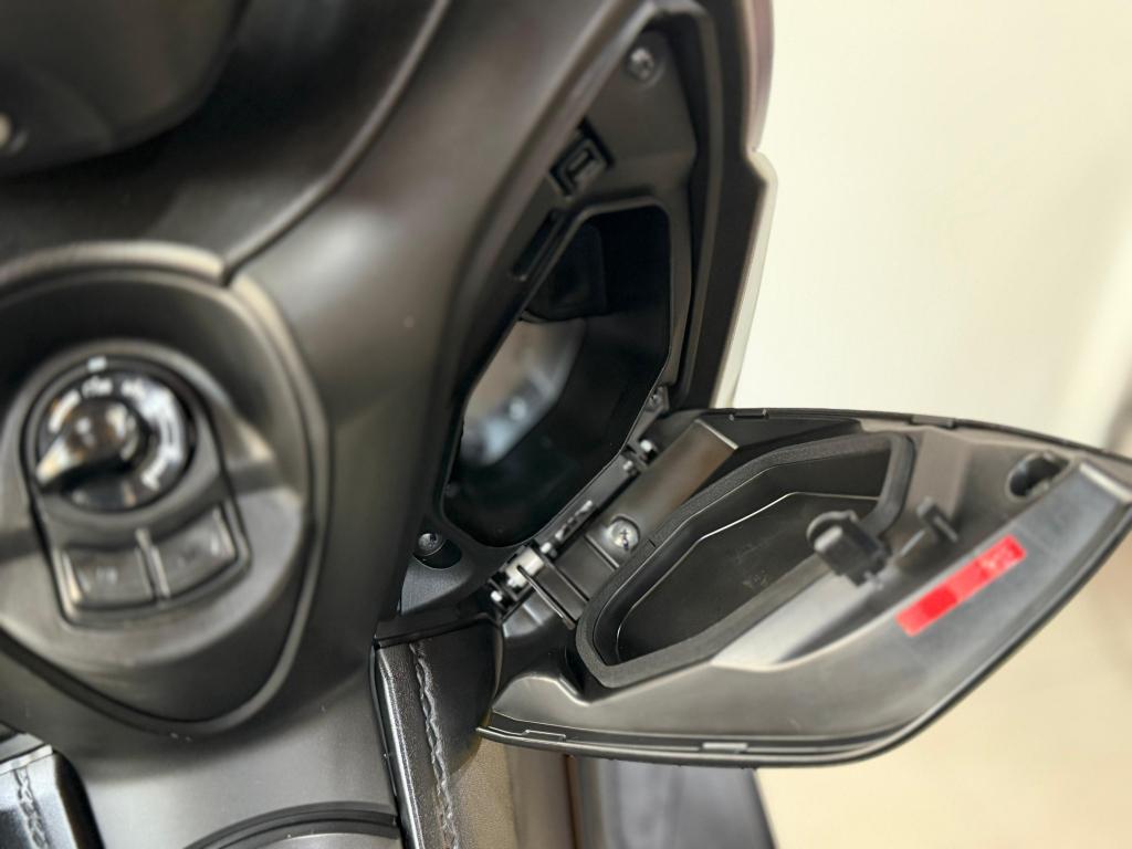 YAMAHA XMax 250 - Foto