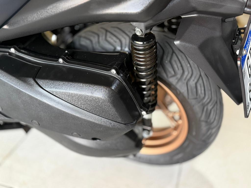 YAMAHA XMax 250 - Foto