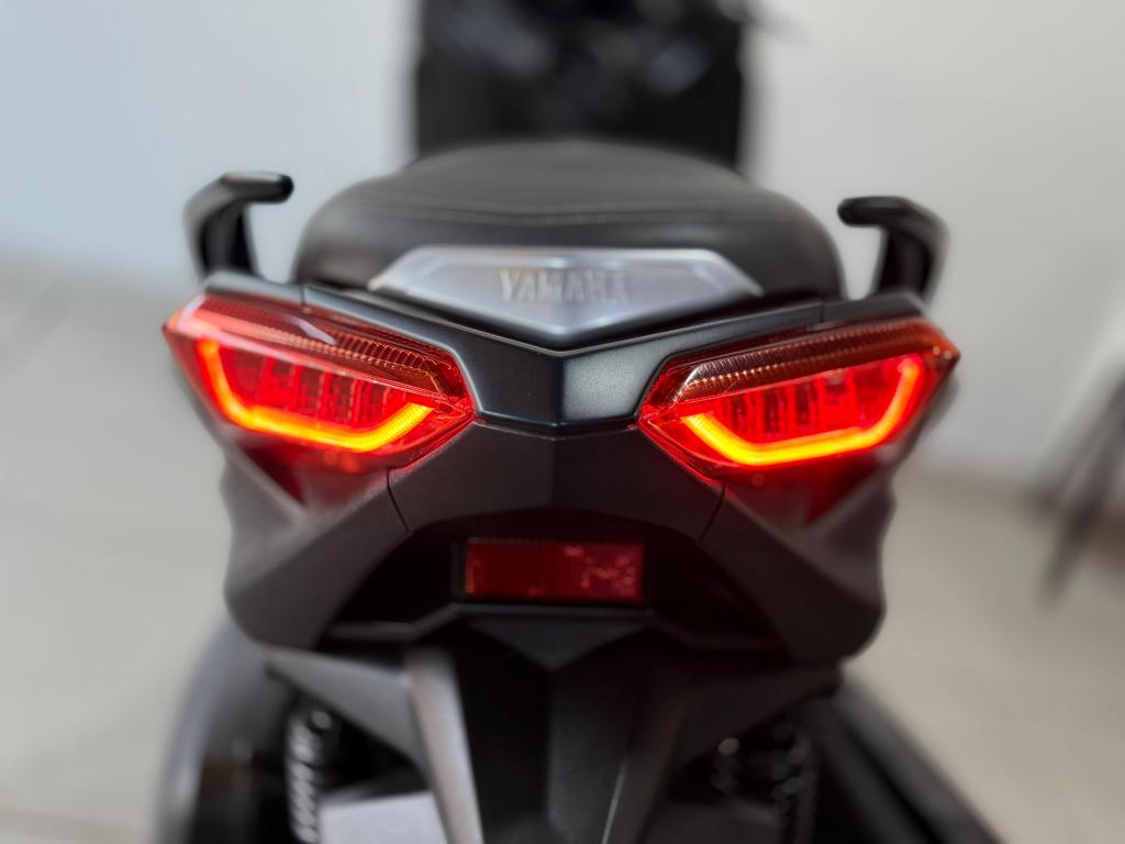 YAMAHA XMax 250 - Foto