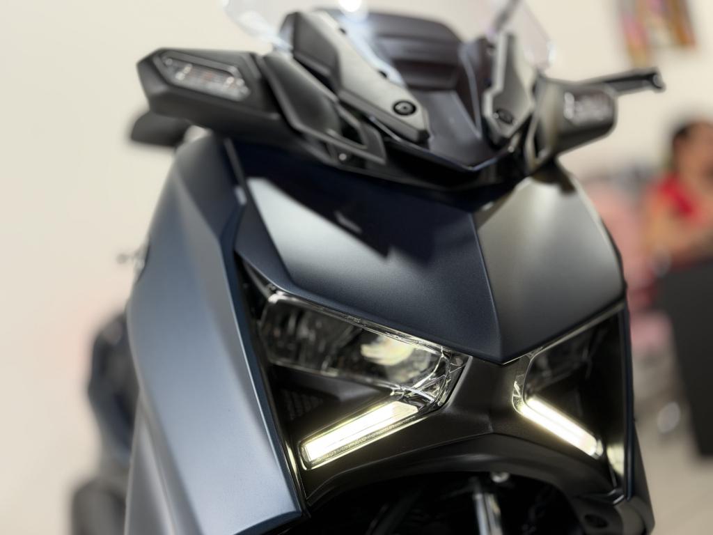 YAMAHA Xmax 250 - Foto