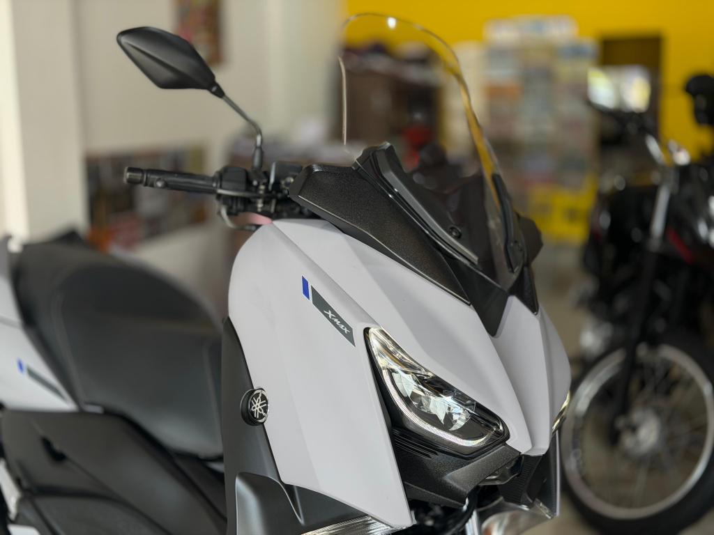 YAMAHA XMax 250 - Foto