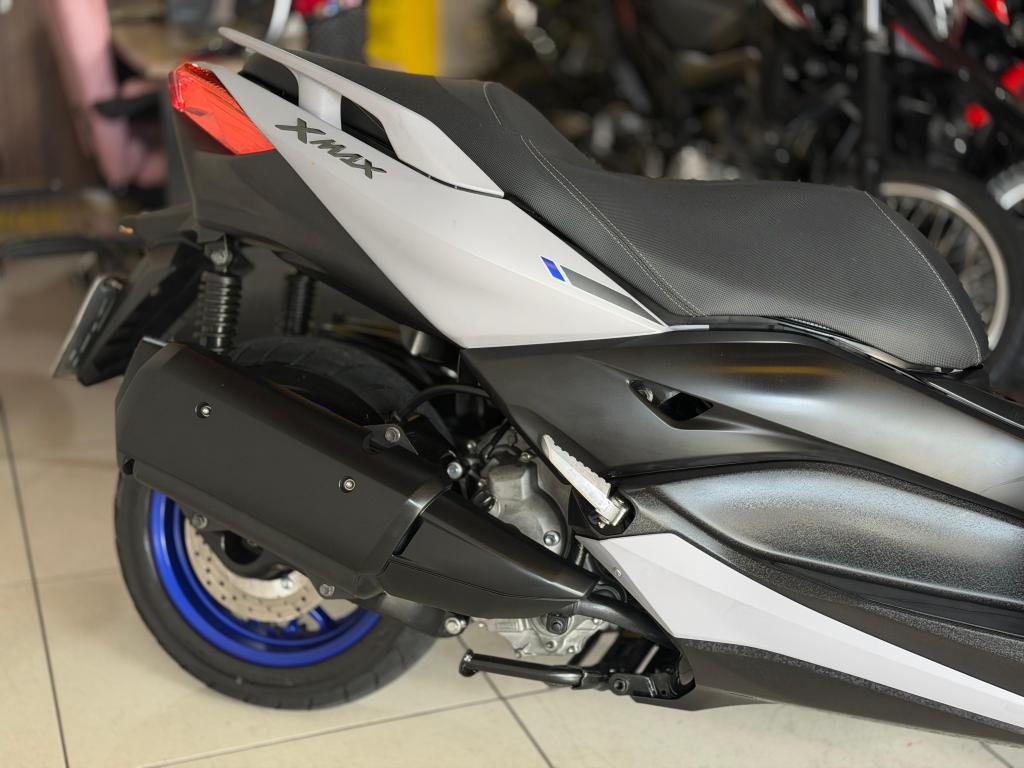 YAMAHA XMax 250 - Foto