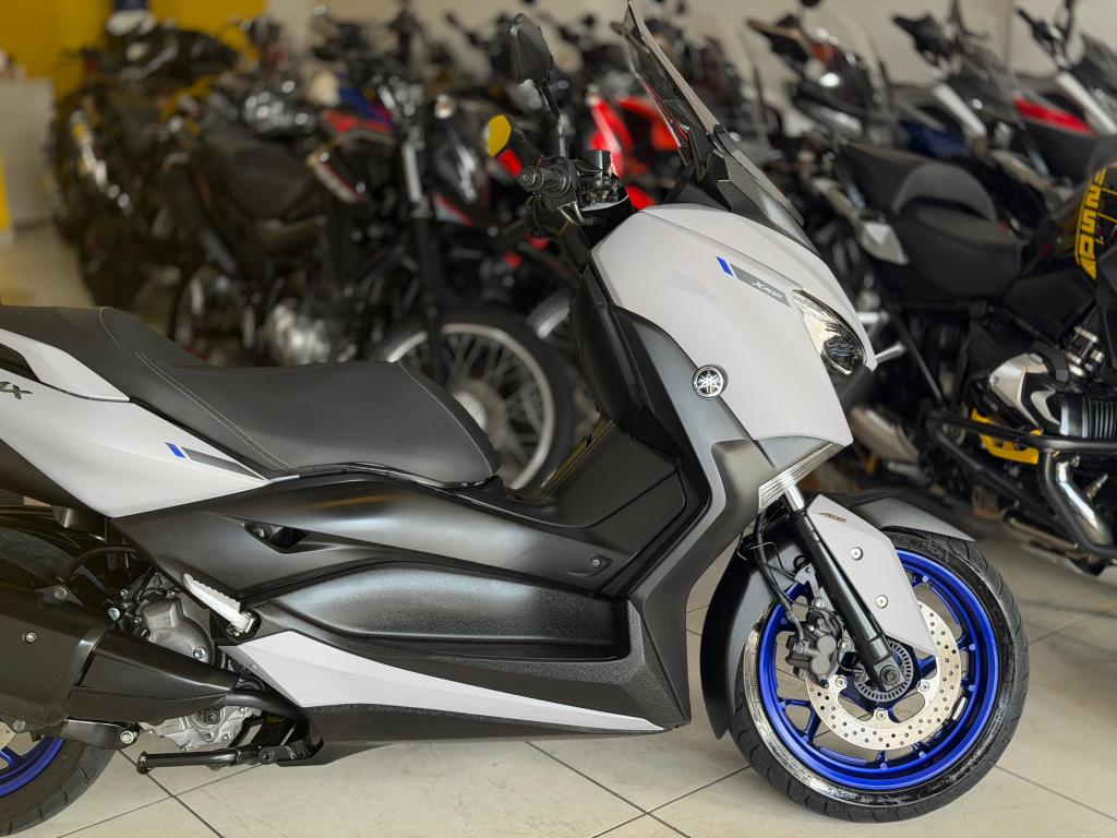 YAMAHA XMax 250 - Foto