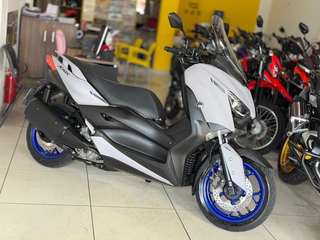 YAMAHA XMax 250 - Foto