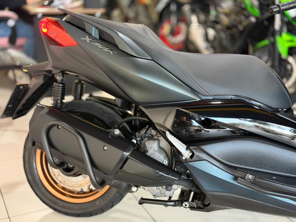 YAMAHA XMax 250 - Foto